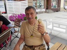 2023-07-12 Szamotuły, darmowe lody od organizatorów.